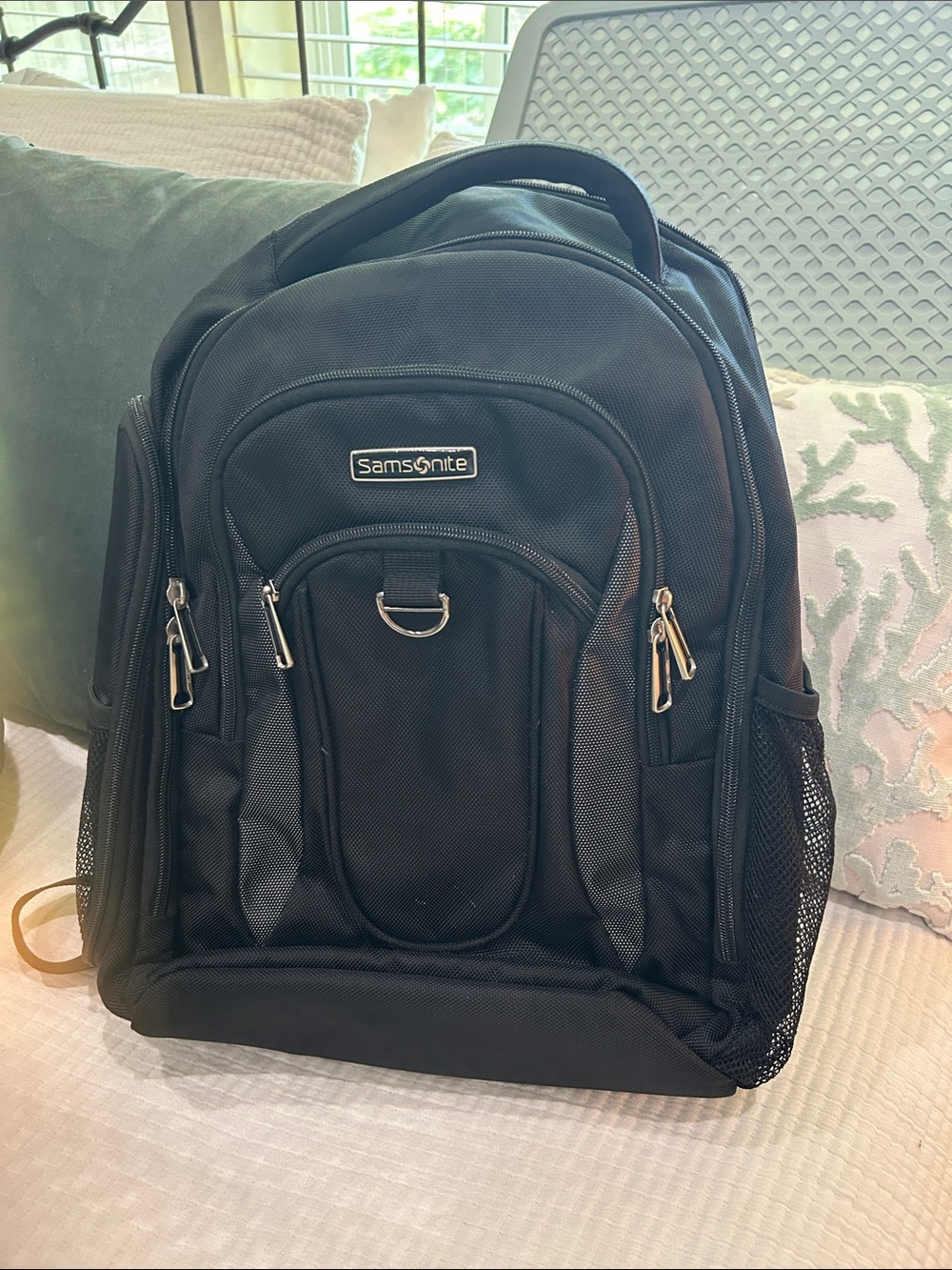 Samsonite Black Men's Laptop Backpack with Multiple Pockets